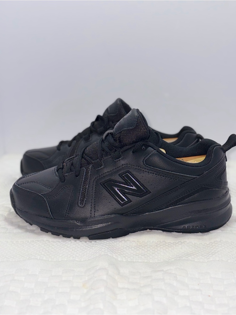 New Balance Black Men's Size 8 Low-Top Athletic Sneakers